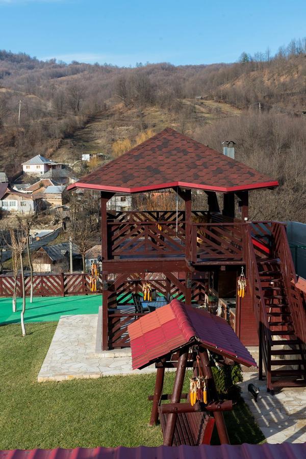 Pridvorul Haiducilor Слэник-Молдова Экстерьер фото