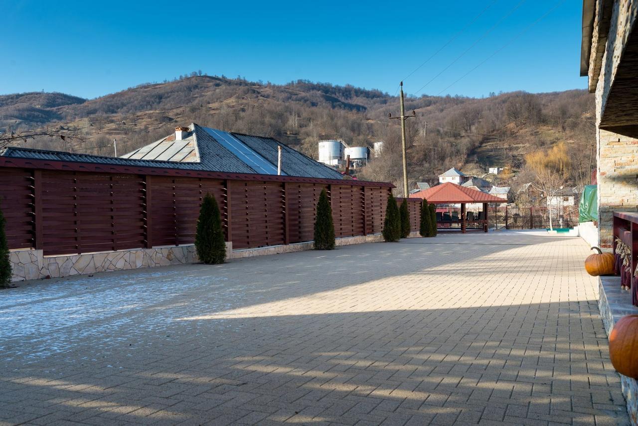 Pridvorul Haiducilor Слэник-Молдова Экстерьер фото